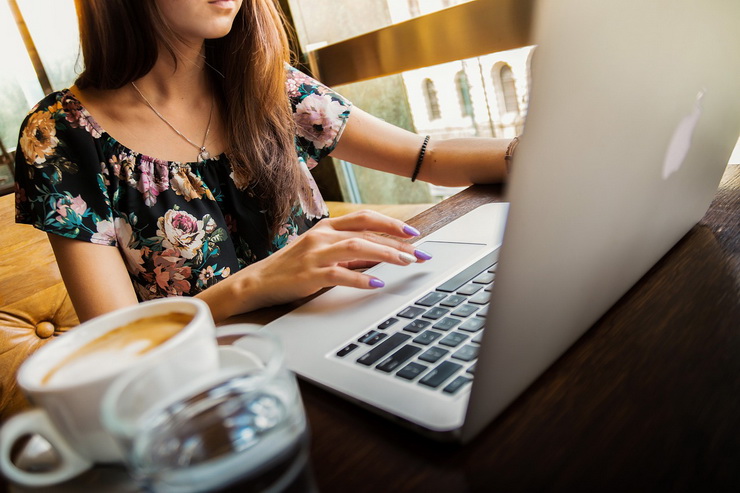 cons of monitoring your employees