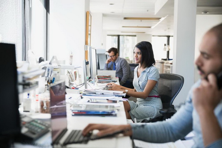 How To Get Rid Of Workplace Loneliness